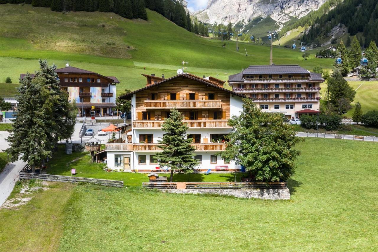 Garni Bel Air Hotel Colfosco Luaran gambar