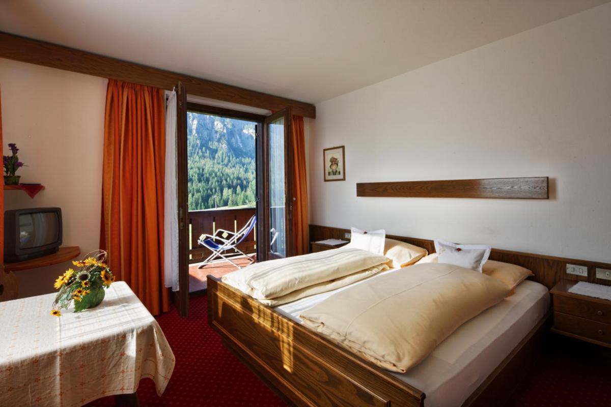 Garni Bel Air Hotel Colfosco Luaran gambar