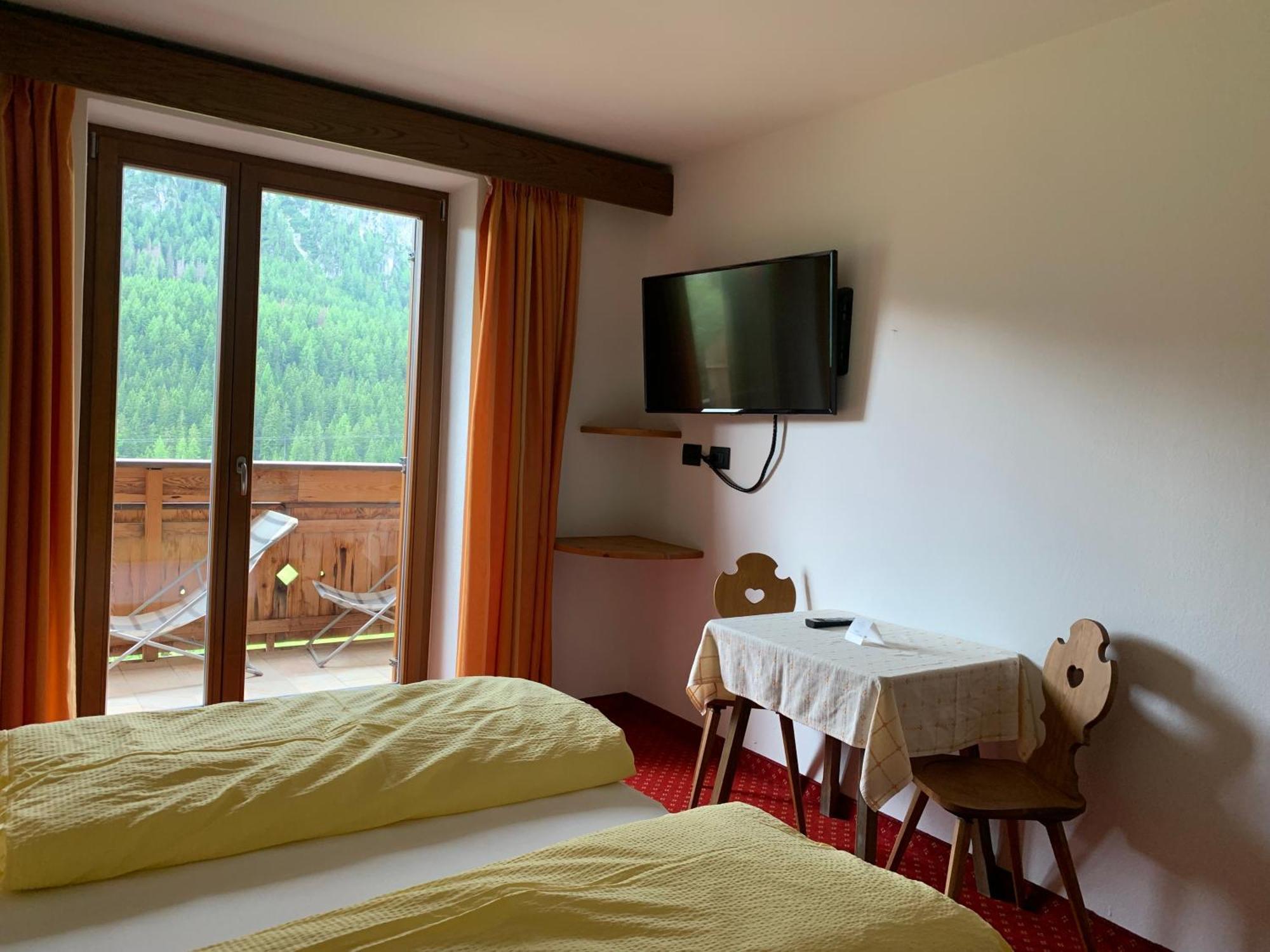 Garni Bel Air Hotel Colfosco Luaran gambar