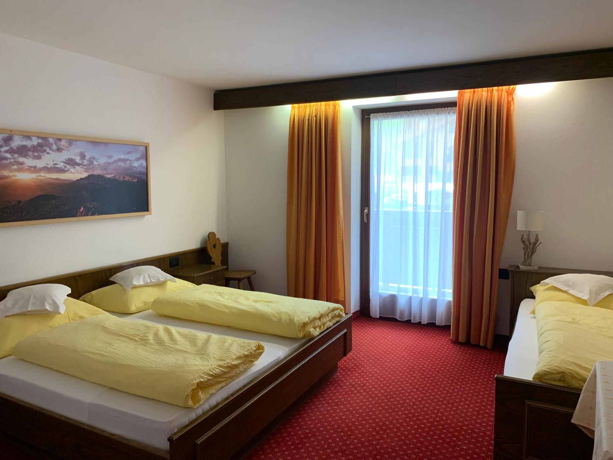 Garni Bel Air Hotel Colfosco Luaran gambar
